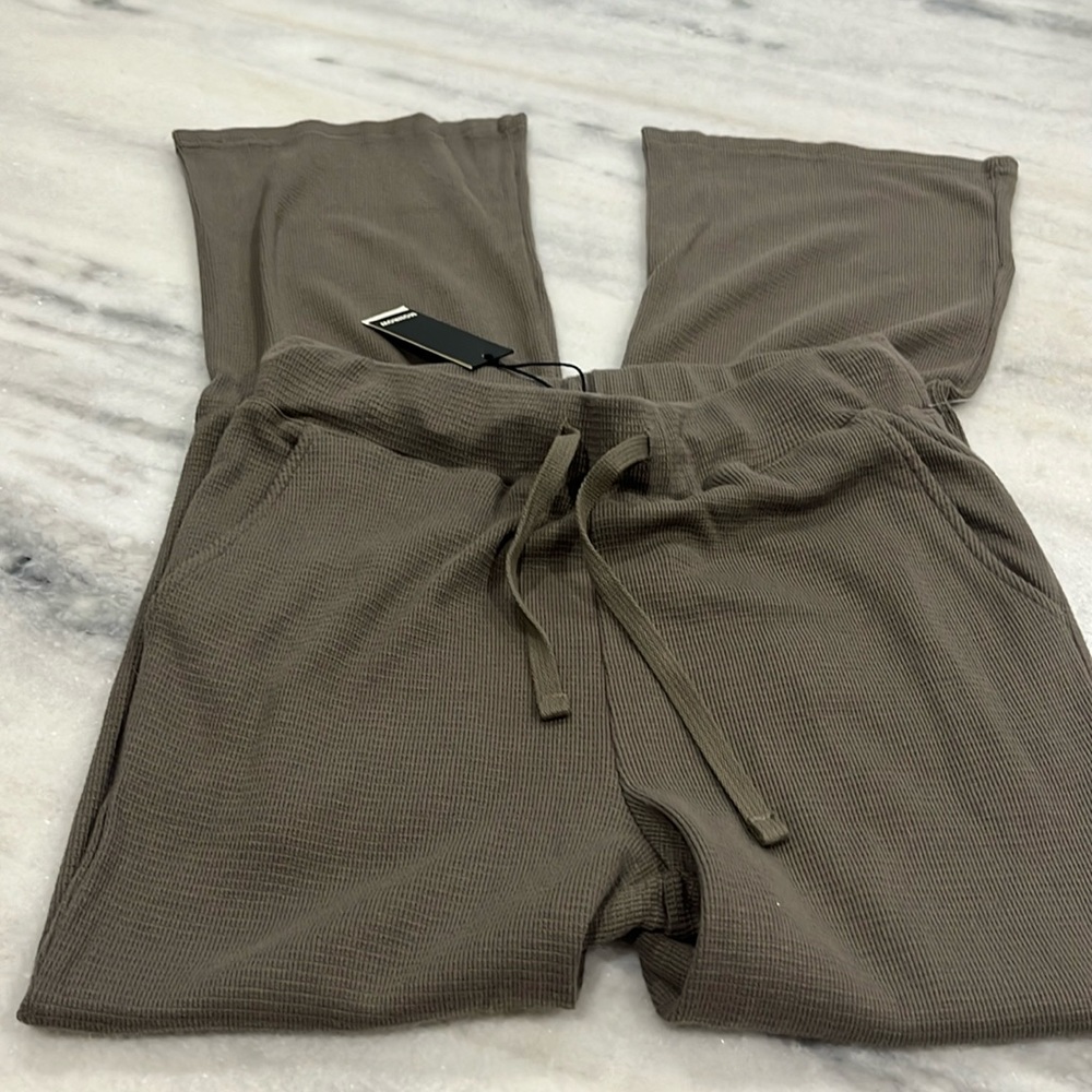 BNWT Monrow khaki army brown color waffle pants